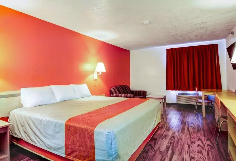 Motel 6  Columbia
