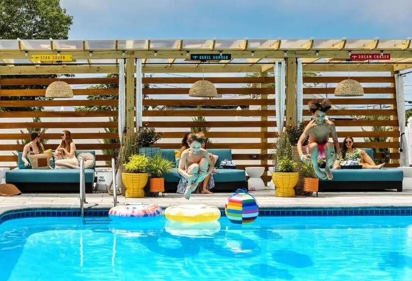 モーテル Freebird By Reverie Boutique Collection