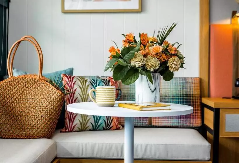 モーテル Freebird By Reverie Boutique Collection