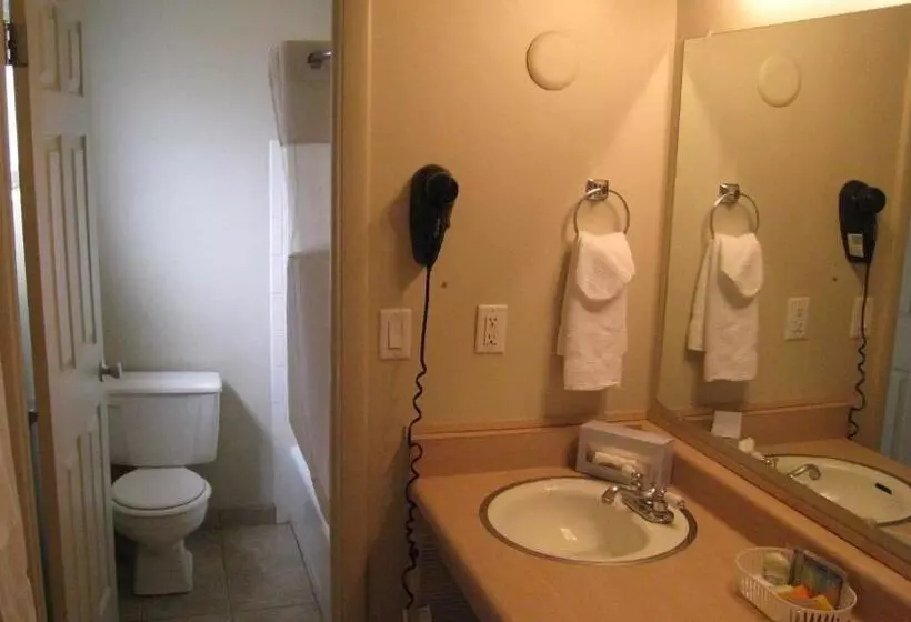 فندق على الطريق Heber Inn