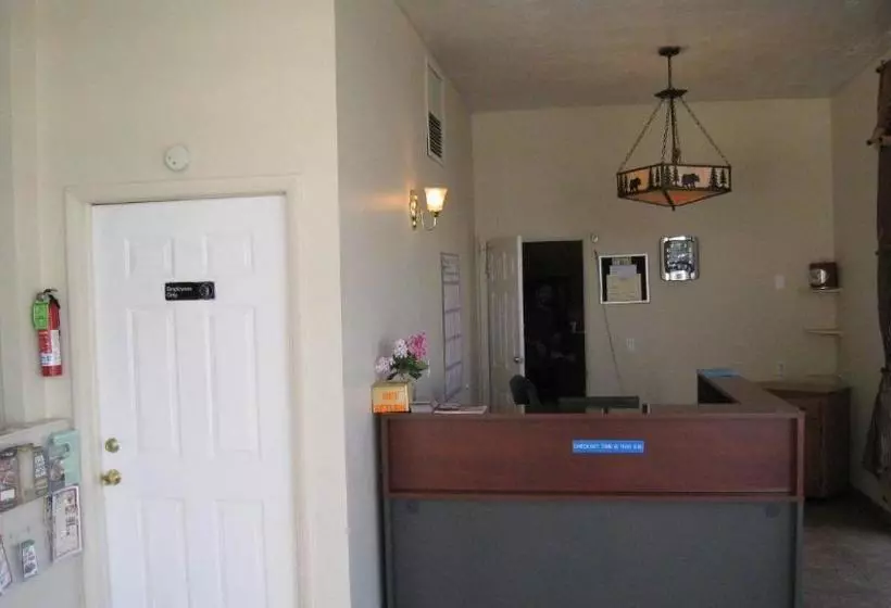 فندق على الطريق Heber Inn