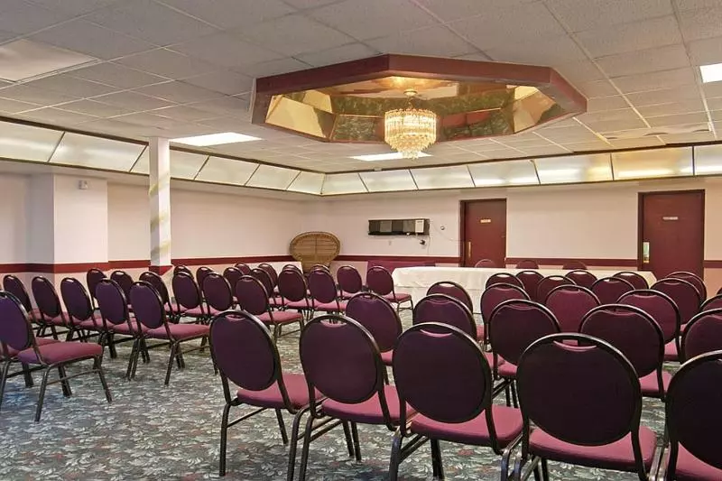 Tiki Resort   Lake George