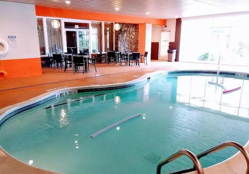 Tiki Resort   Lake George