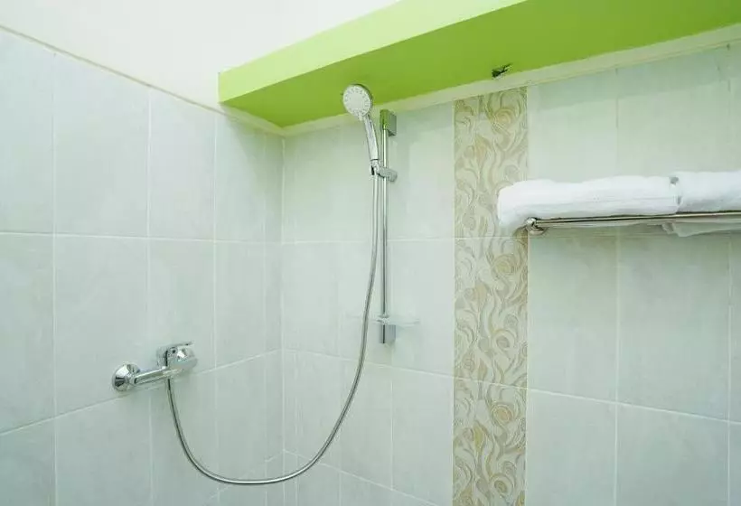 ホテル Oyo 1856 Ale Residence