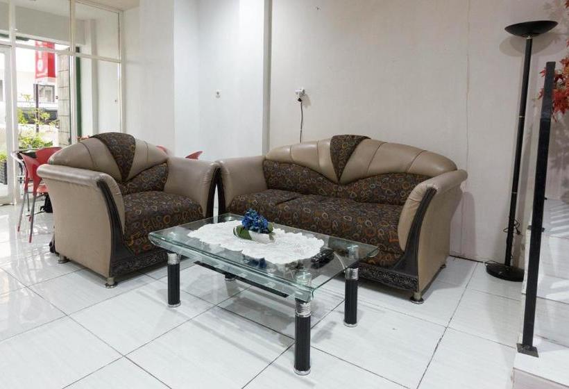 בית מלון כפרי Oyo 2087 Jaya Homestay