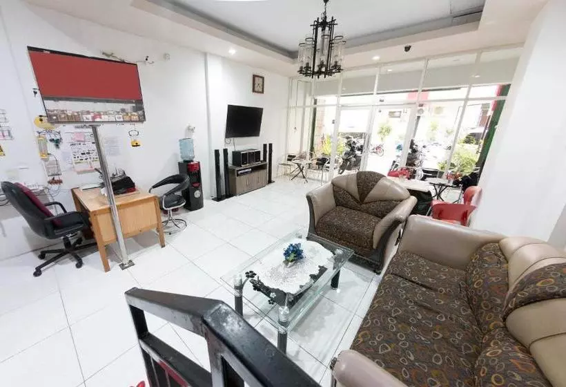 ホテル Oyo 2087 Jaya Homestay
