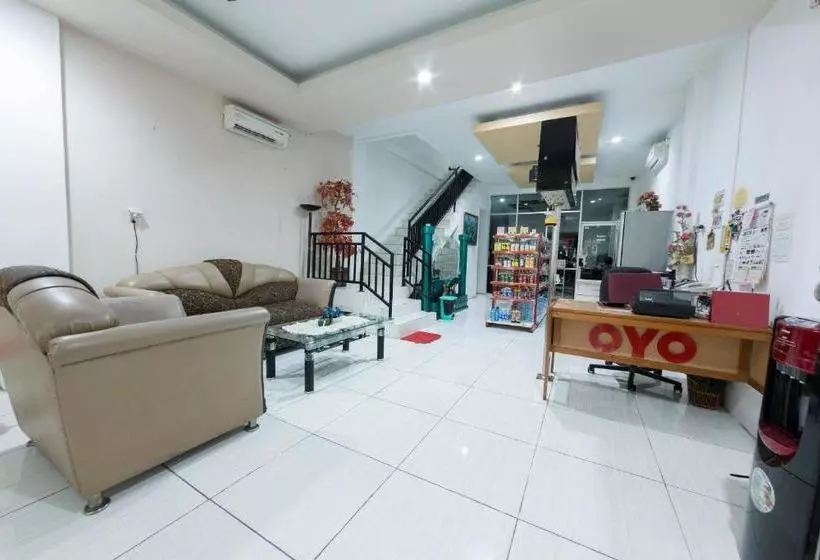 ホテル Oyo 2087 Jaya Homestay