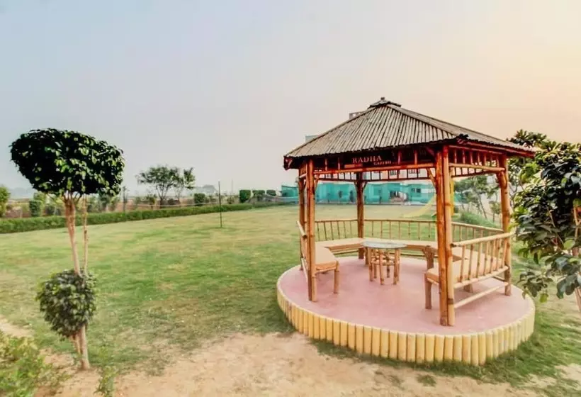Hotelli Elegance Resort
