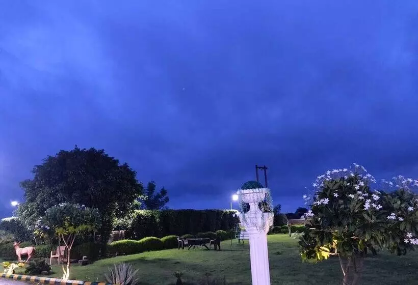 Hotelli Elegance Resort