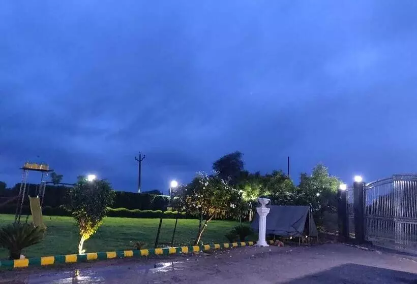 Hotelli Elegance Resort