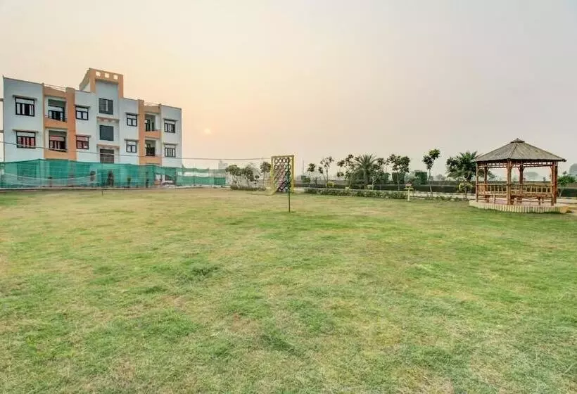 Hotelli Elegance Resort
