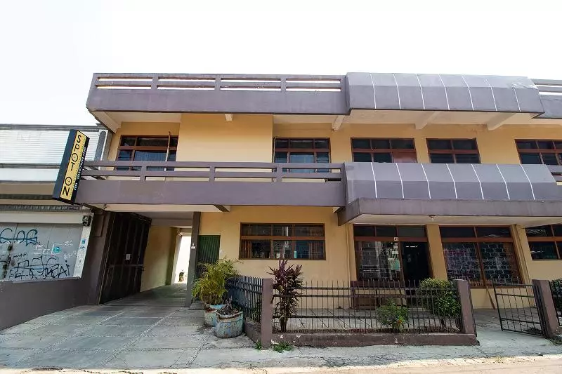 Hotelli Reddoorz Near Alun Alun Cianjur