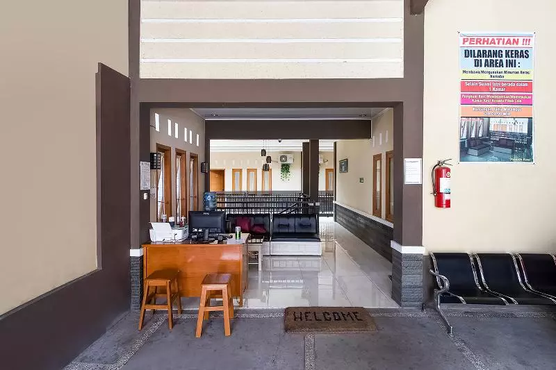 Hotelli Reddoorz Near Alun Alun Cianjur