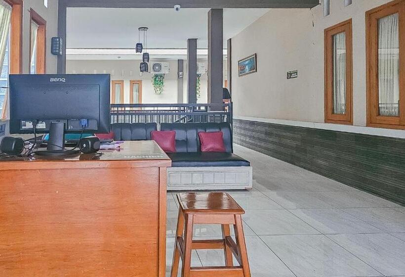 בית מלון כפרי Reddoorz Near Alun Alun Cianjur