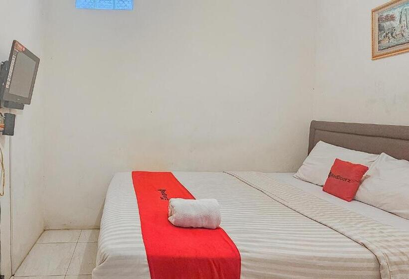 בית מלון כפרי Reddoorz Near Alun Alun Cianjur