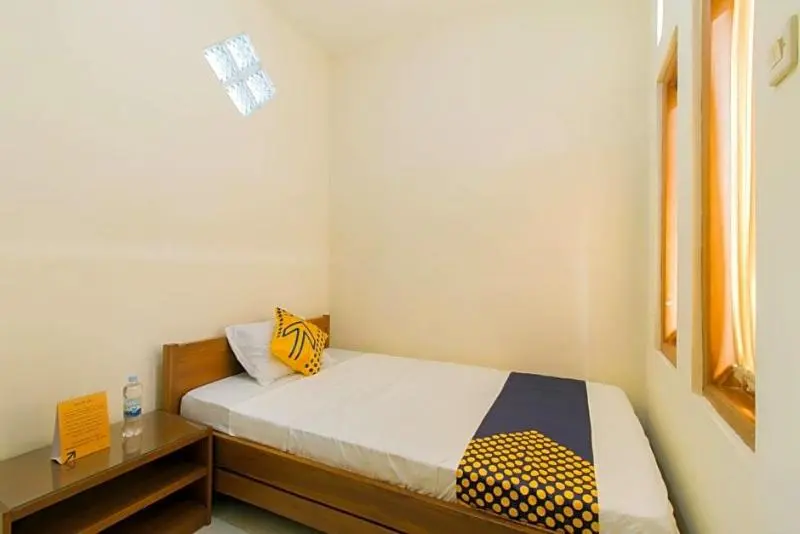 ホテル Reddoorz Near Alun Alun Cianjur