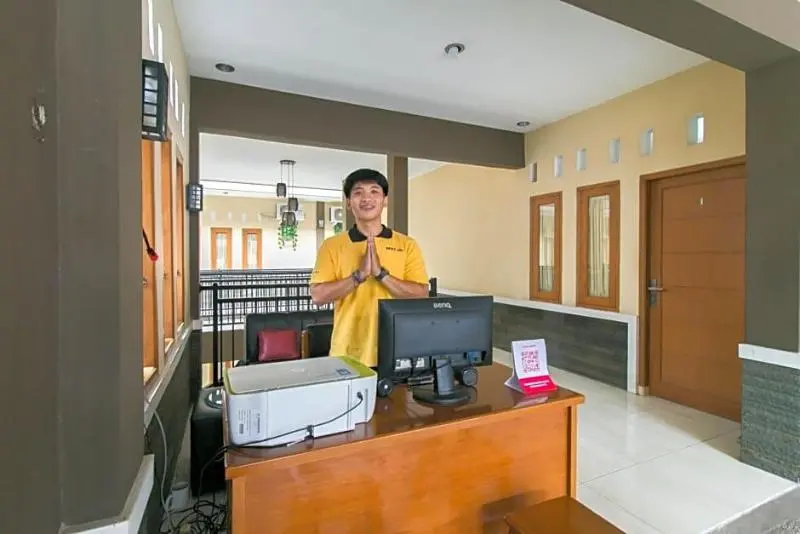 ホテル Reddoorz Near Alun Alun Cianjur