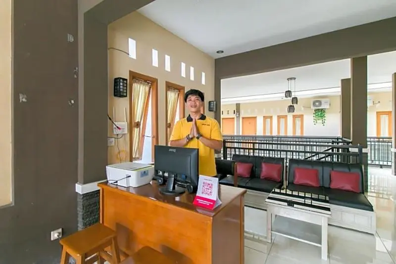 ホテル Reddoorz Near Alun Alun Cianjur