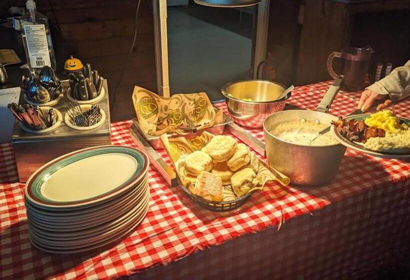 فندق صغير Mcgrath Roadhouse