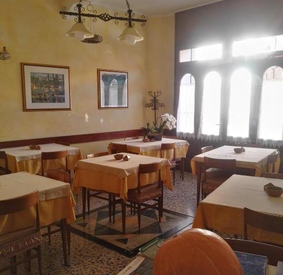 مبيت وإفطار Pensione Al Castello