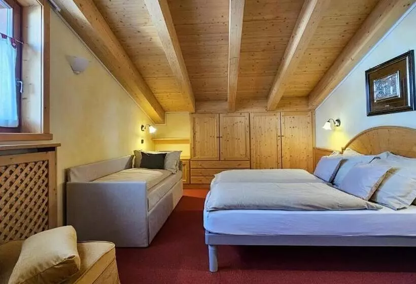 هتل Albergo Alpenrose