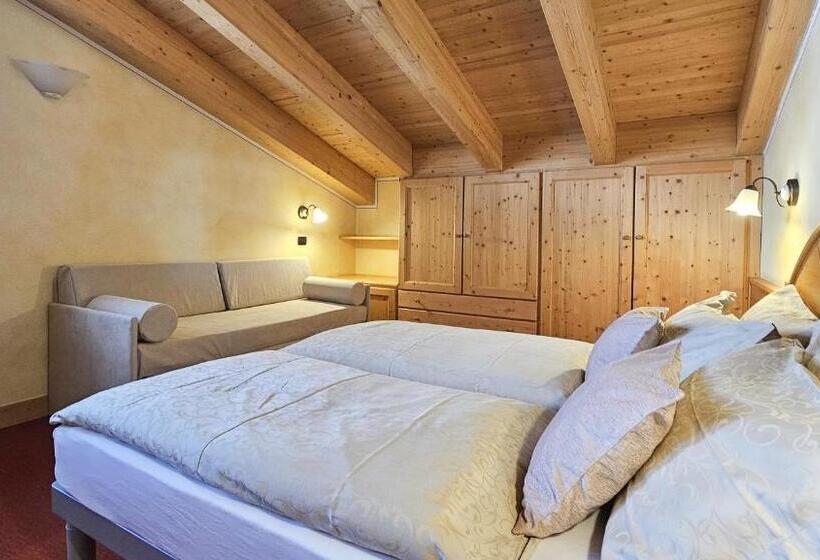 ホテル Albergo Alpenrose