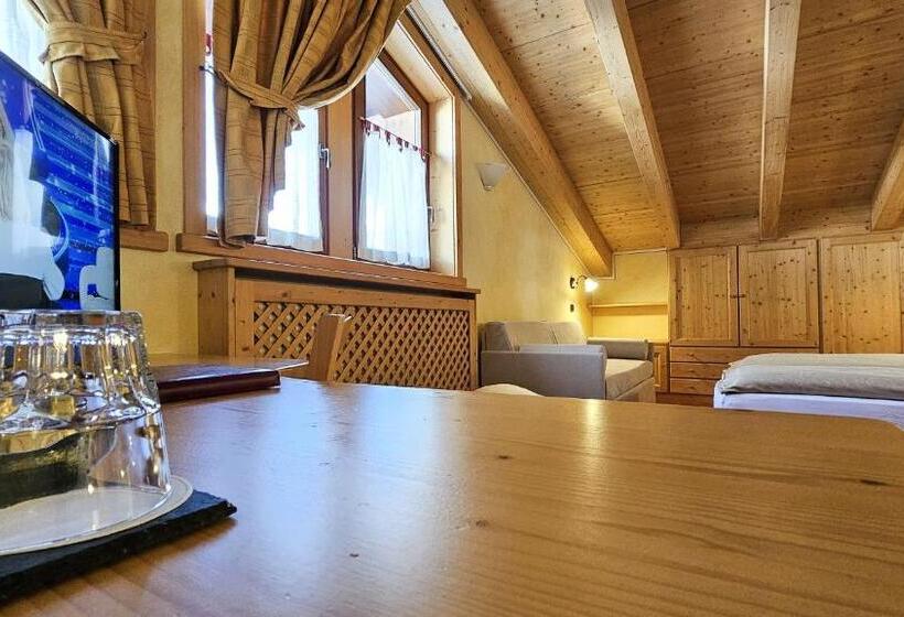 ホテル Albergo Alpenrose