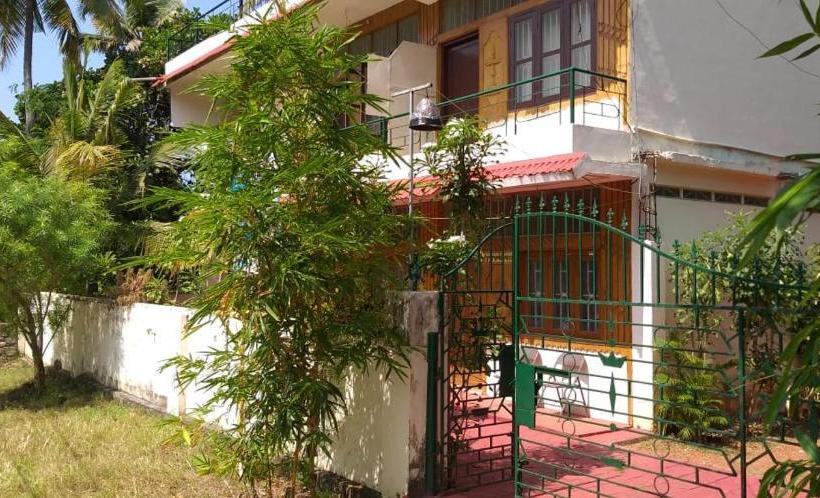 ホテル Blue Waves Beach Residency