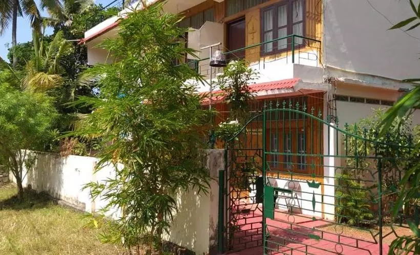 Hotelli Blue Waves Beach Residency