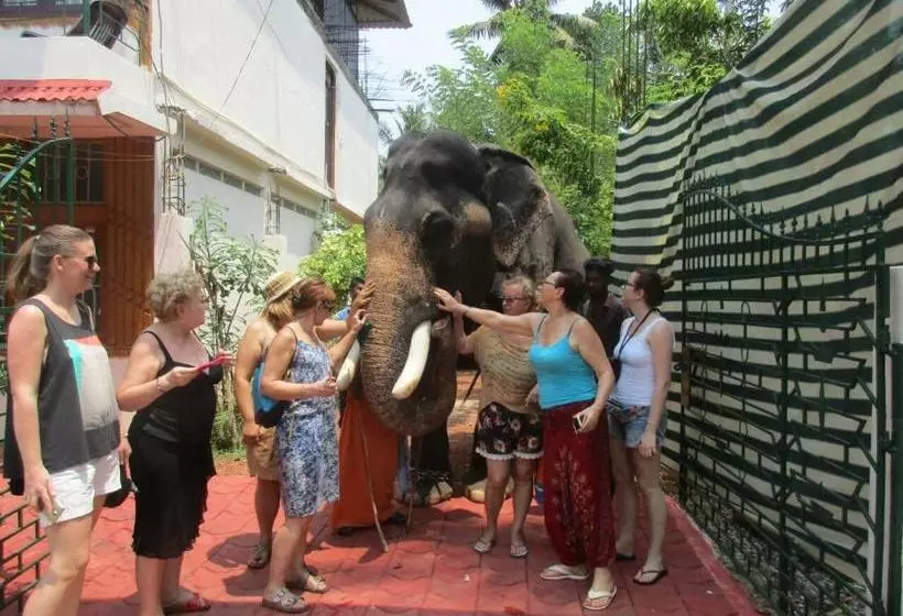 Hotelli Blue Waves Beach Residency