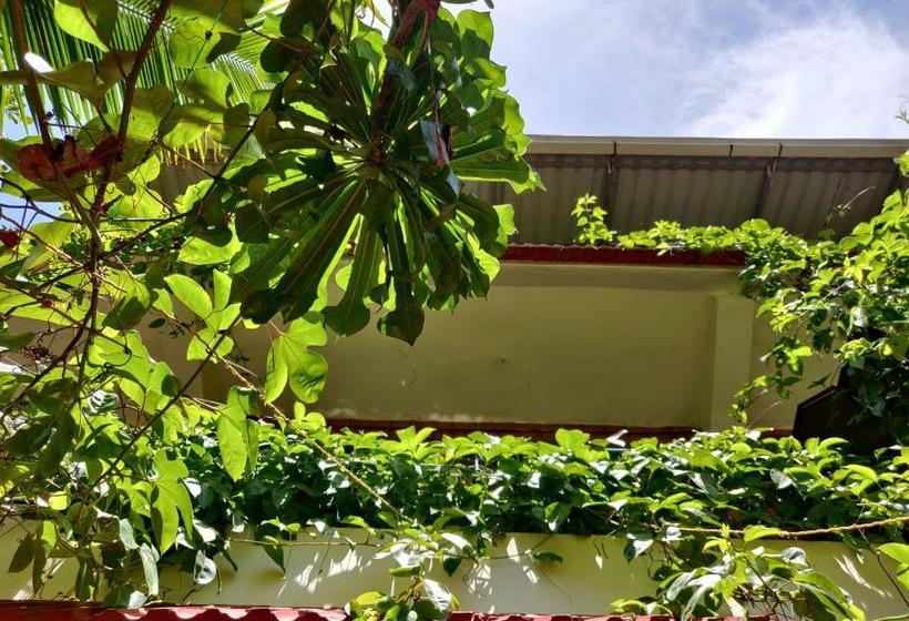 ホテル Blue Waves Beach Residency