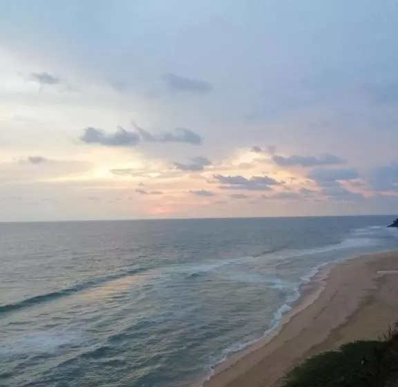 Hotelli Blue Waves Beach Residency