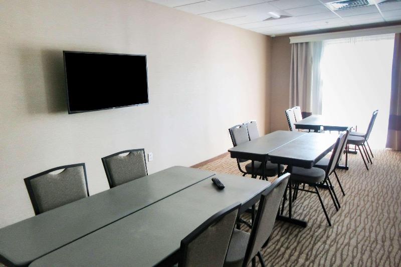 酒店 Comfort Inn & Suites Amish Country