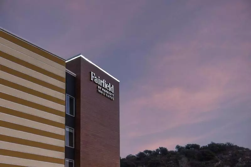 Hotelli Fairfield Inn & Suites By Marriott Moorpark Ventura County