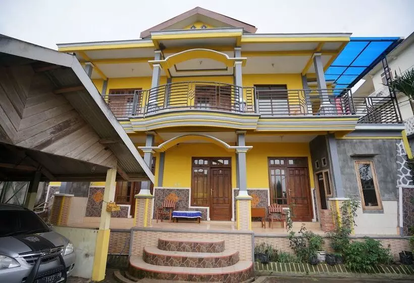 هتل Oyo 1967 Canaya Residence