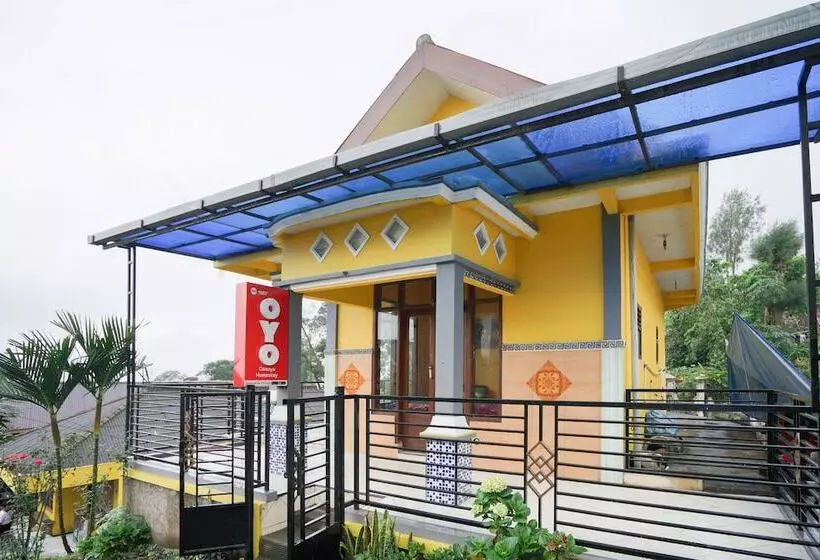 هتل Oyo 1967 Canaya Residence