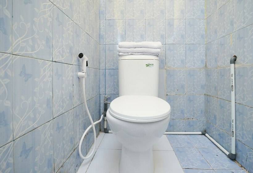 Hotelli Oyo 1967 Canaya Residence