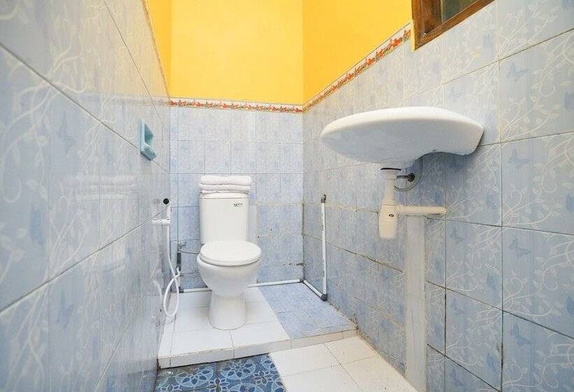 Hotelli Oyo 1967 Canaya Residence