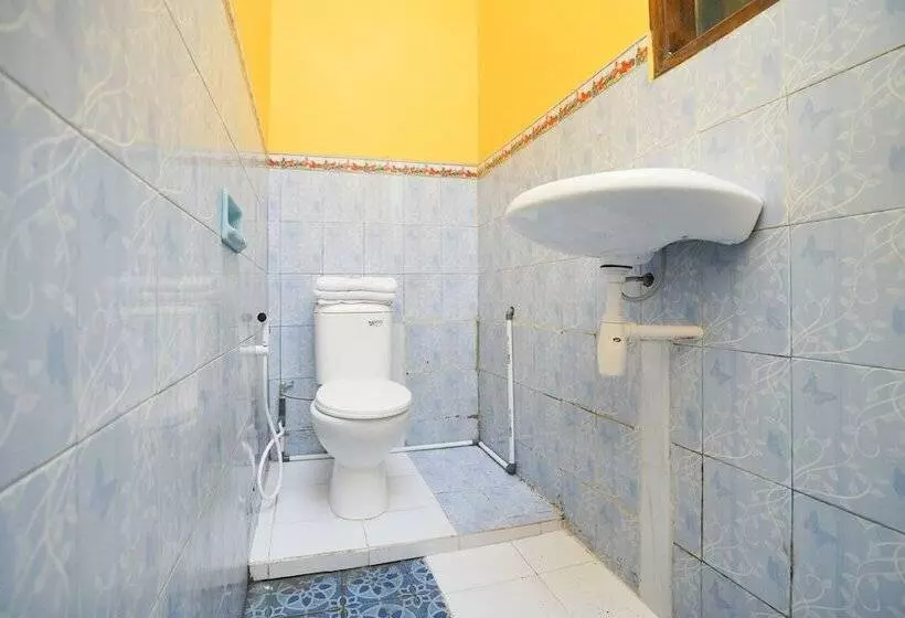 هتل Oyo 1967 Canaya Residence