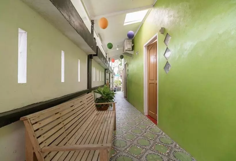 Majatalo Reddoorz Syariah Near Paradiso Beach Sabang