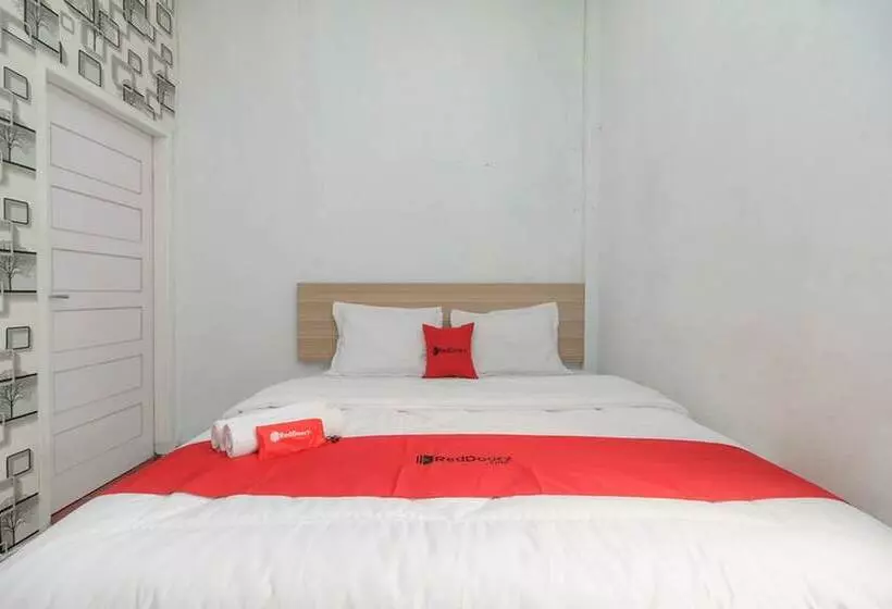 Majatalo Reddoorz Syariah Near Paradiso Beach Sabang