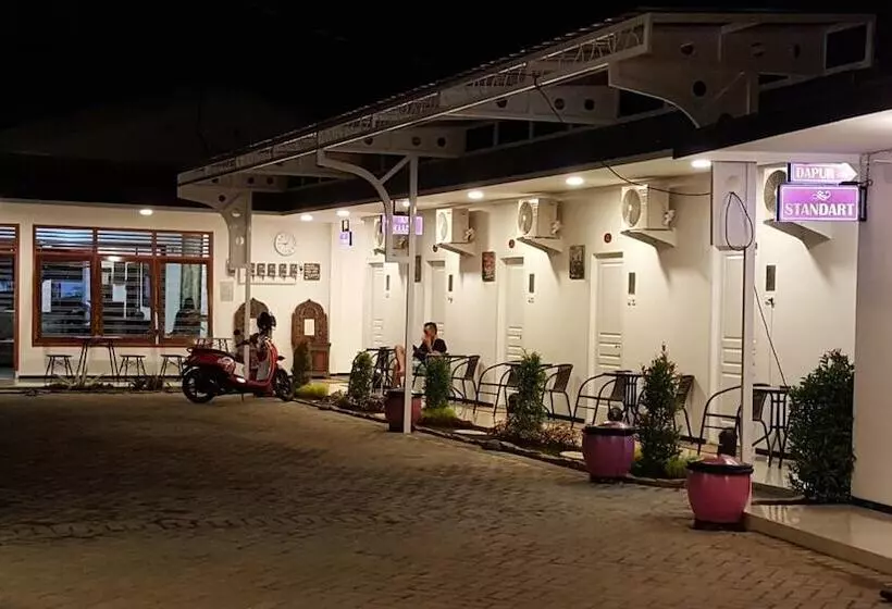 تختخواب و صبحانه Sultan Guest House & Resto Tulungagung