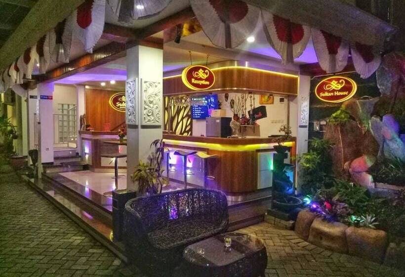 민박 Sultan Guest House & Resto Tulungagung