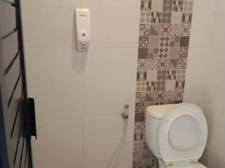 تختخواب و صبحانه Sultan Guest House & Resto Tulungagung