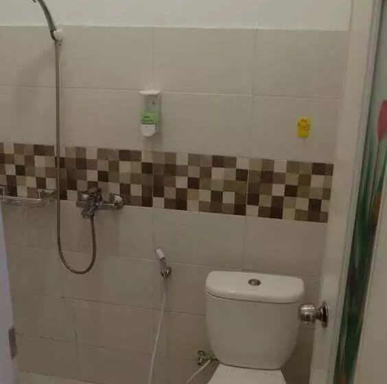 تختخواب و صبحانه Sultan Guest House & Resto Tulungagung