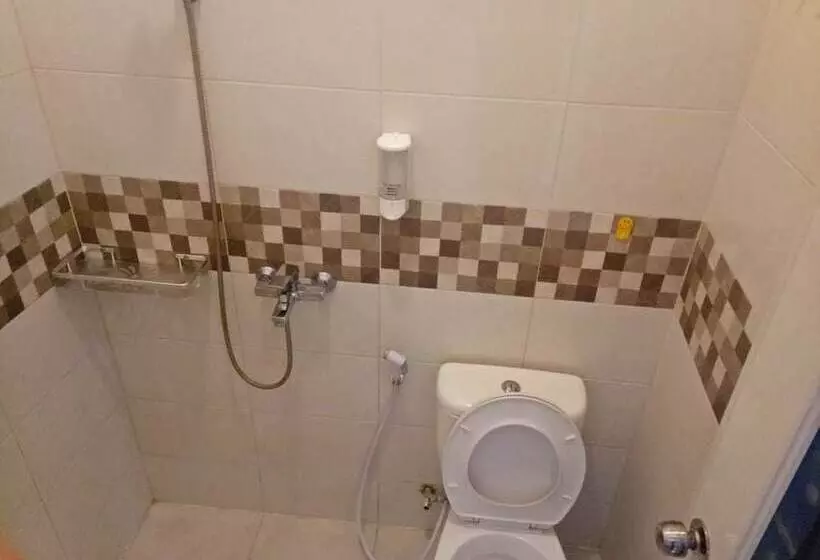 تختخواب و صبحانه Sultan Guest House & Resto Tulungagung