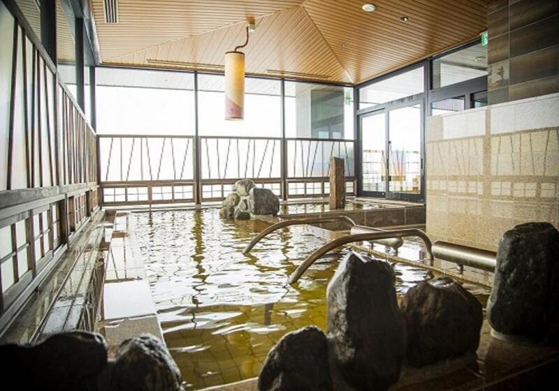 酒店 La Vista Furano Hills Hot Springs