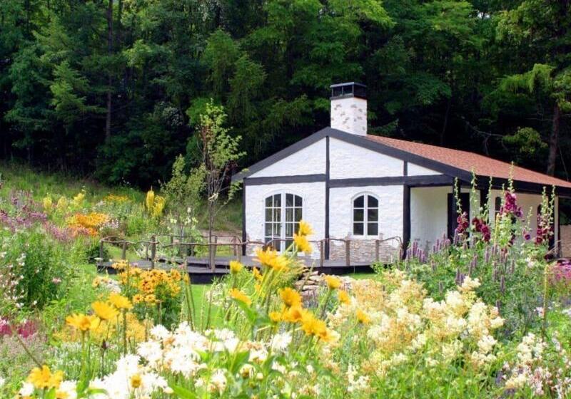 酒店 La Vista Furano Hills Hot Springs