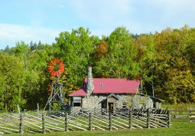 酒店 La Vista Furano Hills Hot Springs