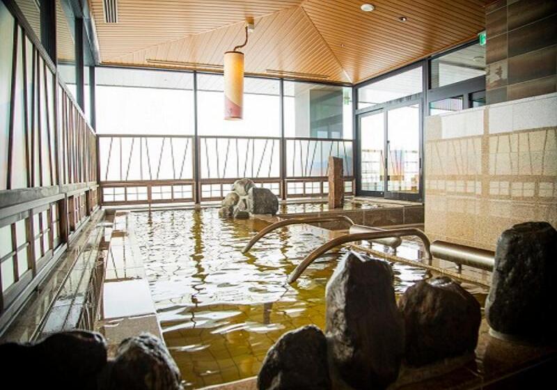 酒店 La Vista Furano Hills Hot Springs